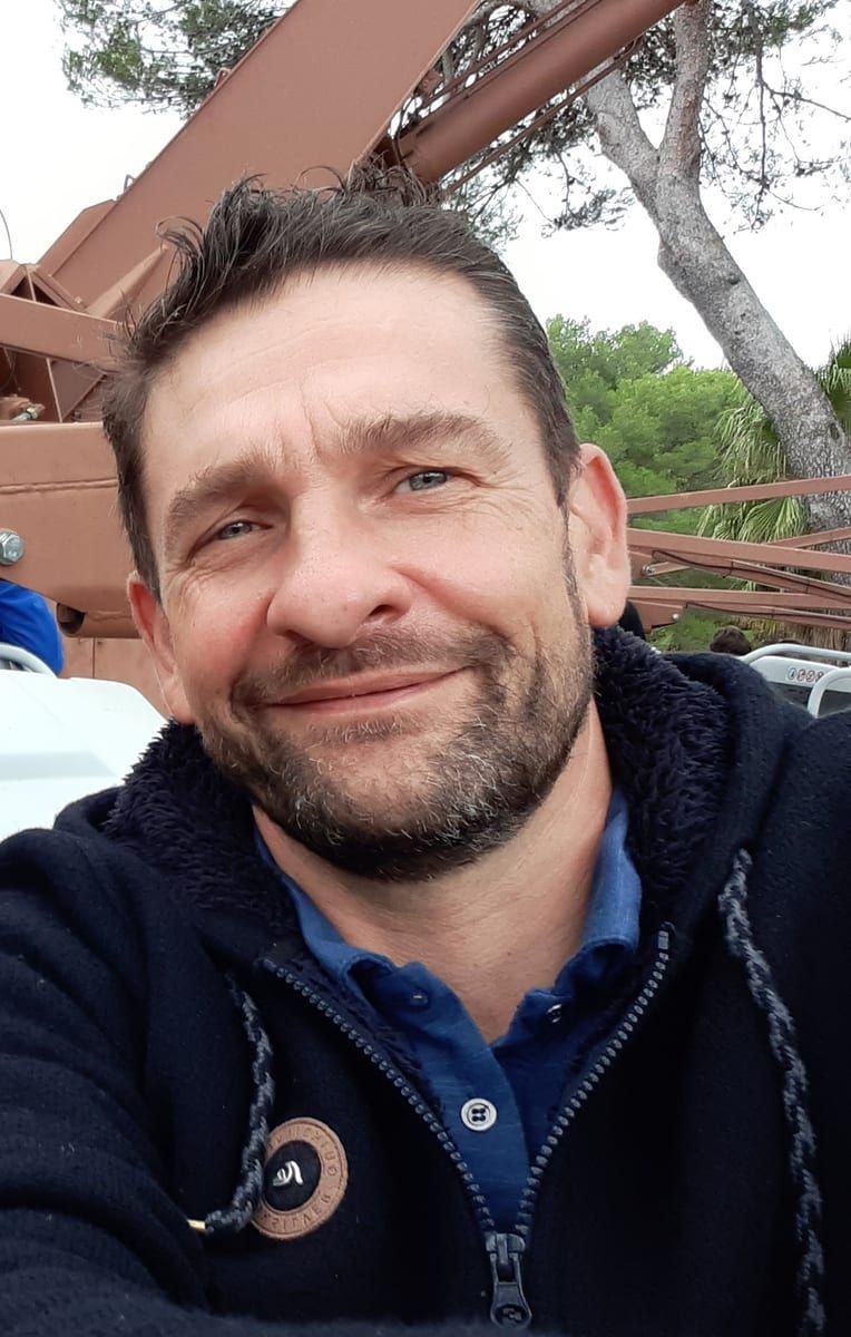 Jakez - Rencontre gay à Chandon Profil de Jakez, 45 ans, Rencontre gay à Chandon (Fribourg)