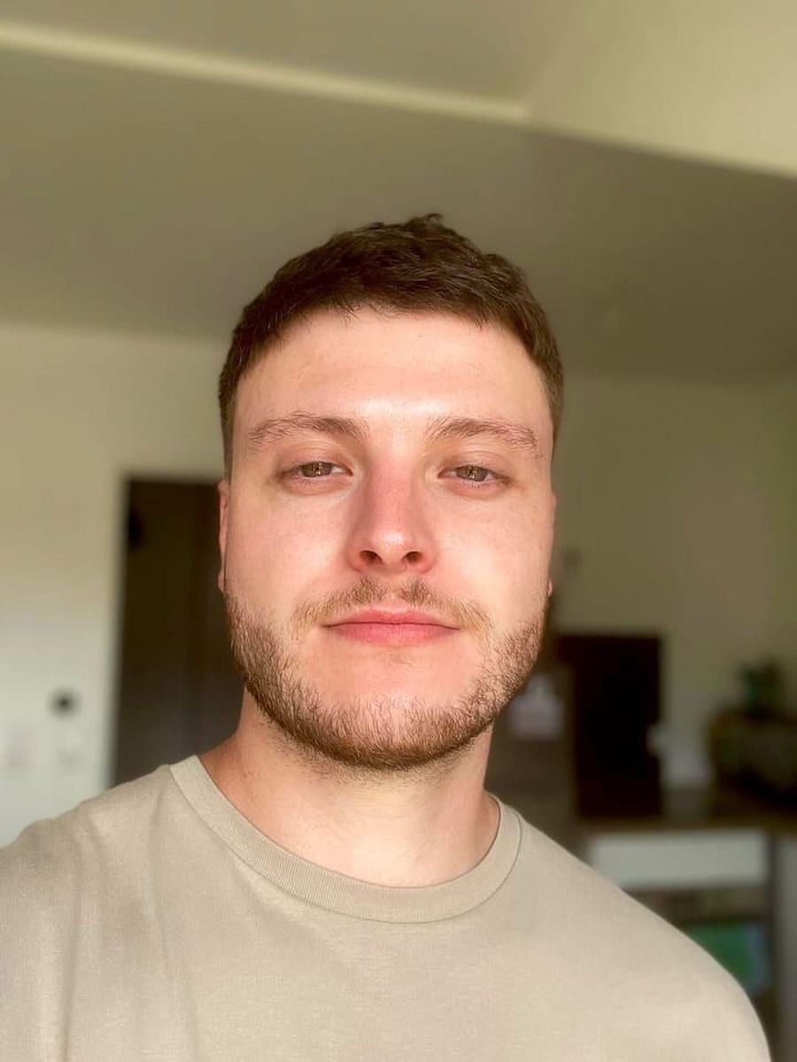 Menzo - Rencontre gay à Neyruz FR Profil de Menzo, 39 ans, Rencontre gay à Neyruz FR (Fribourg)