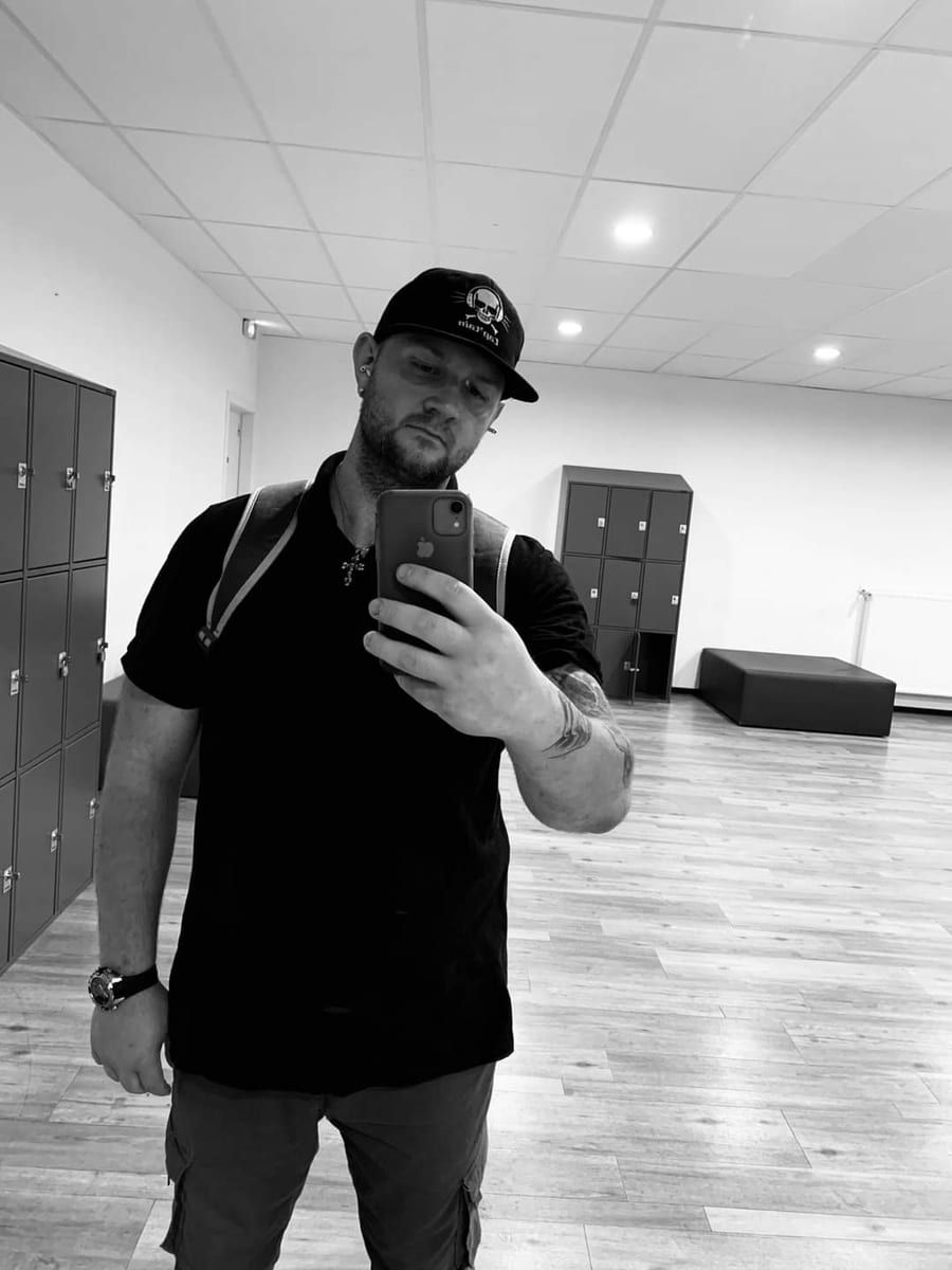 Nathis - Rencontre gay à Vallon Profil de Nathis, 41 ans, Rencontre gay à Vallon (Fribourg)