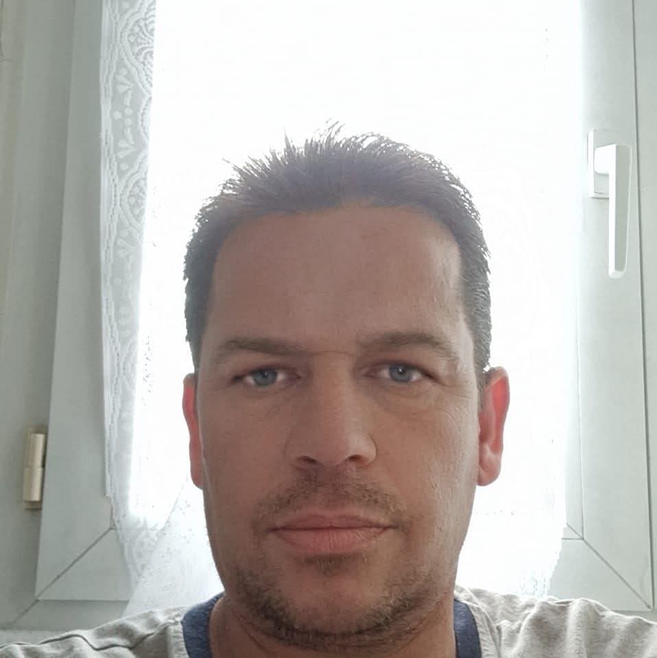 Radhouan - Rencontre gay à Progens Profil de Radhouan, 37 ans, Rencontre gay à Progens (Fribourg)