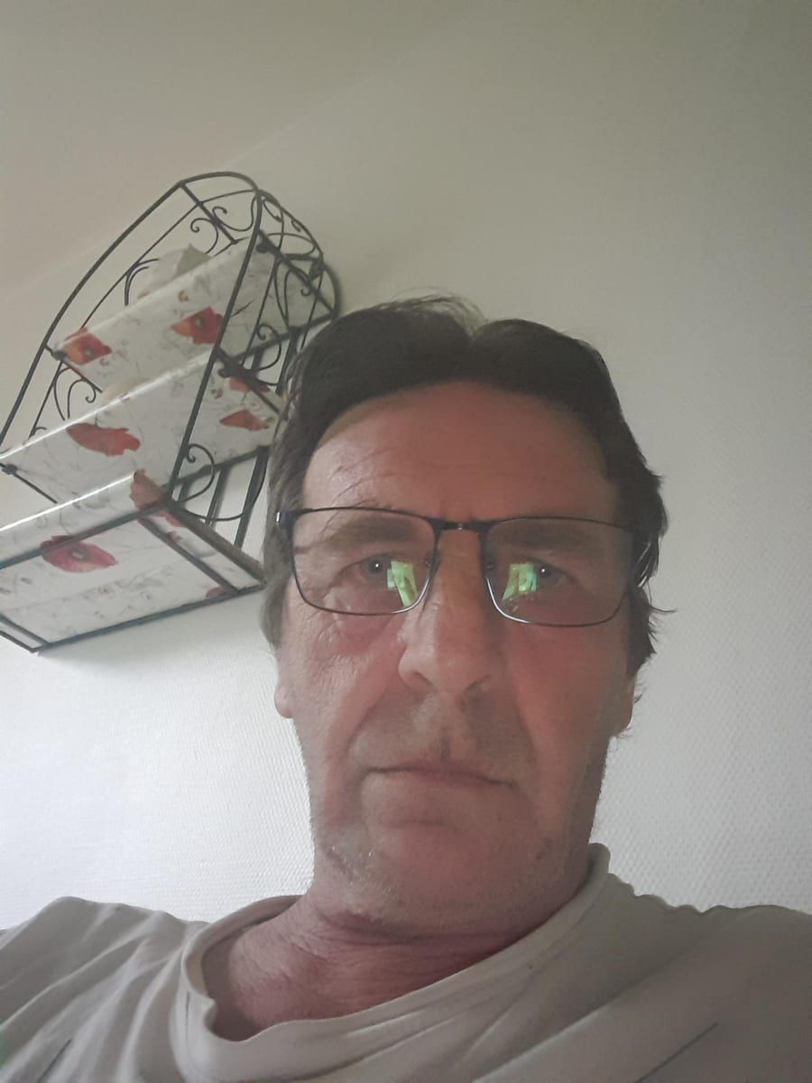 Kenann - Rencontre gay à Vesin Profil de Kenann, 43 ans, Rencontre gay à Vesin (Fribourg)