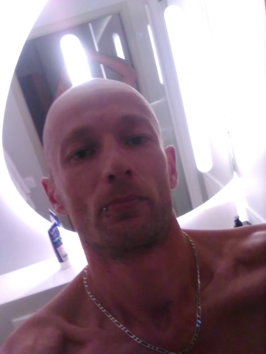Quorentin - Rencontre gay à Léchelles Profil de Quorentin, 44 ans, Rencontre gay à Léchelles (Fribourg)