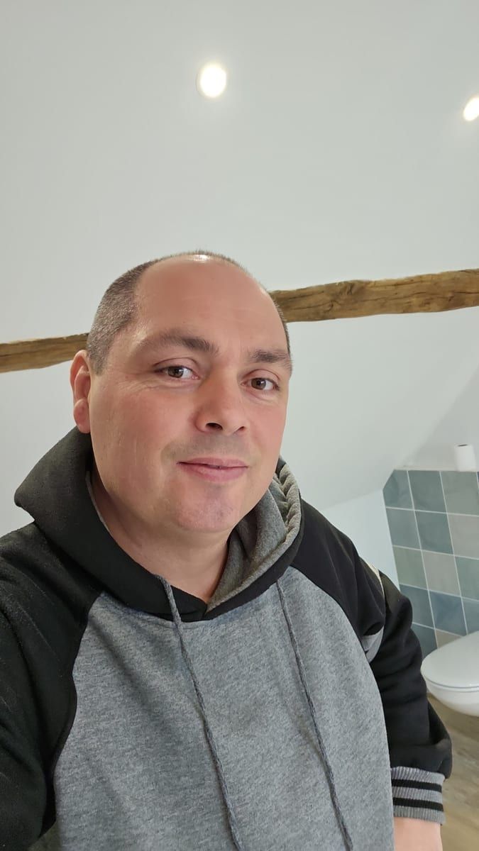 Rico - Rencontre gay à Prez-vers-Noréaz Profil de Rico, 44 ans, Rencontre gay à Prez-vers-Noréaz (Fribourg)