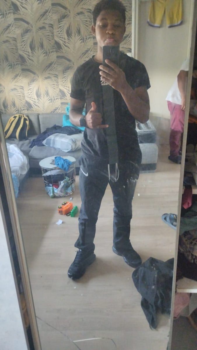 Petro - Rencontre gay à Grattavache Profil de Petro, 27 ans, Rencontre gay à Grattavache (Fribourg)