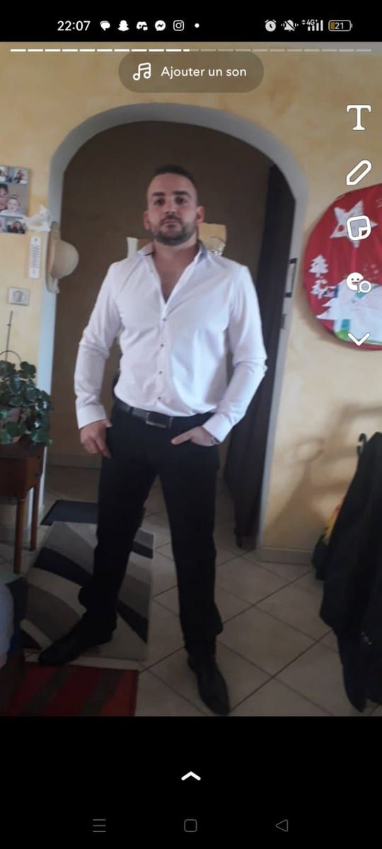 Marvyn - Rencontre gay à Sommentier Profil de Marvyn, 35 ans, Rencontre gay à Sommentier (Fribourg)