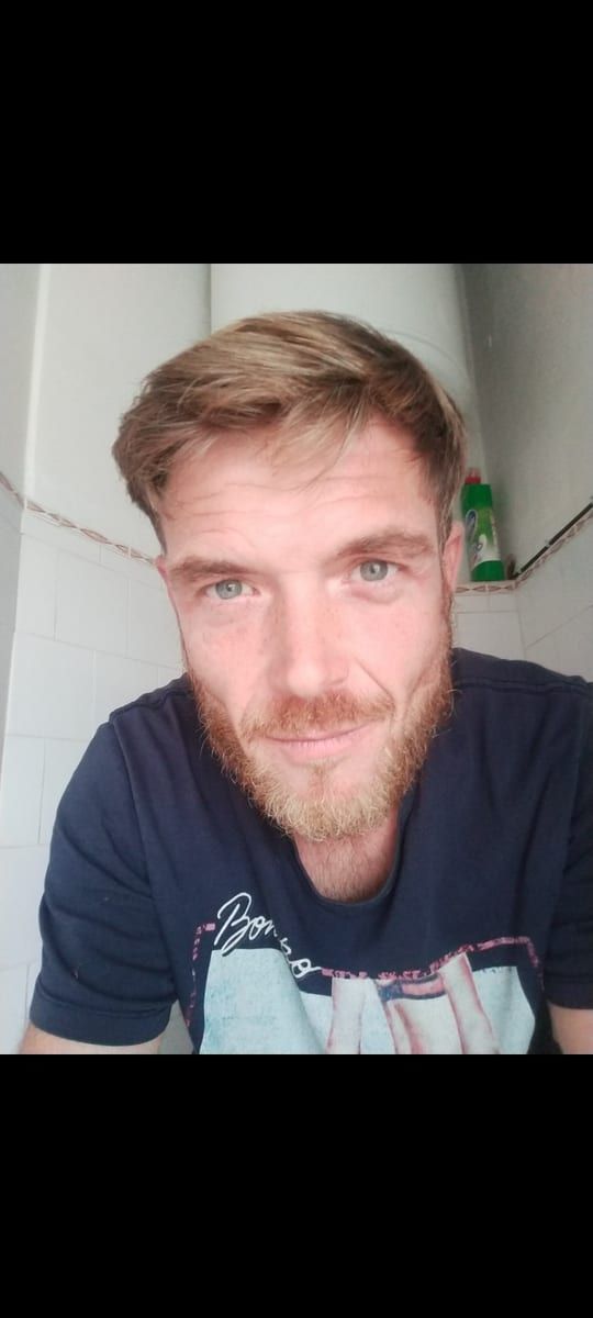 Siyar - Rencontre gay à Seigneux Profil de Siyar, 31 ans, Rencontre gay à Seigneux (Fribourg)