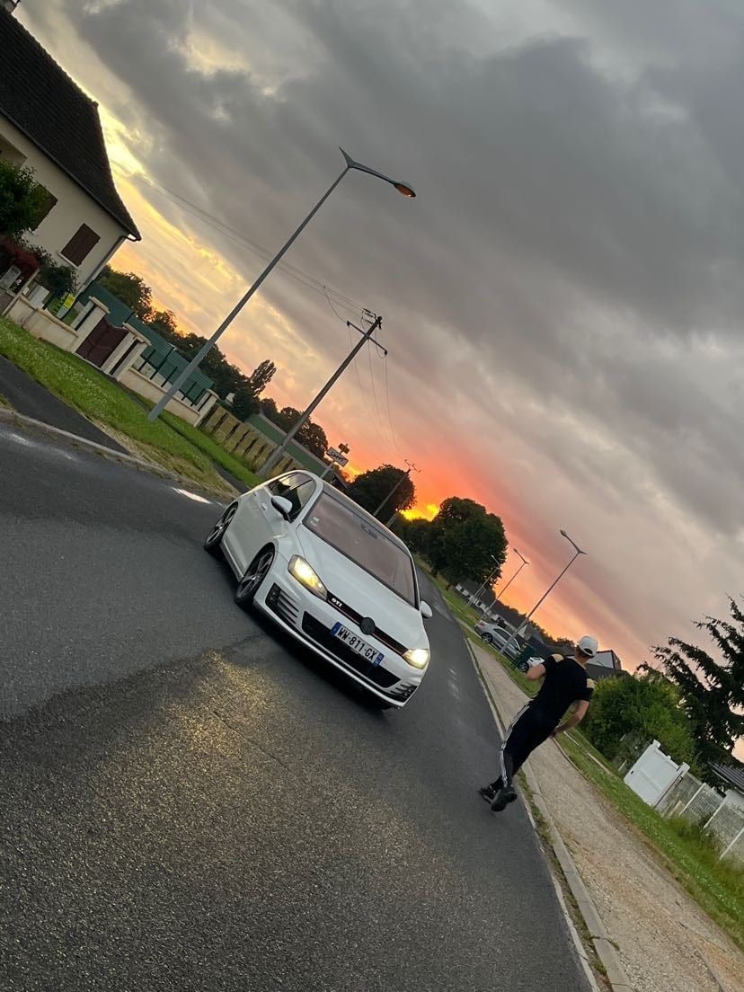 Ademar - Rencontre gay à Chénens Profil de Ademar, 23 ans, Rencontre gay à Chénens (Fribourg)
