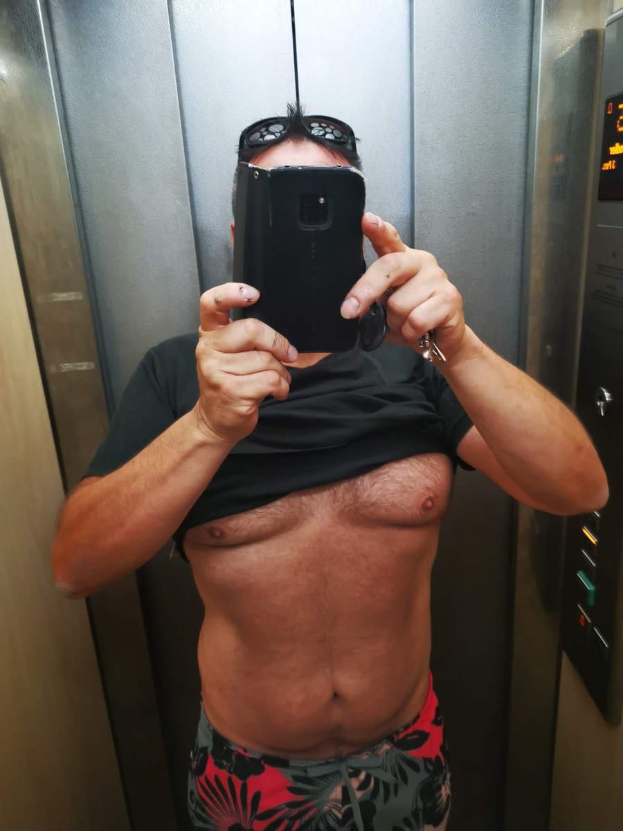 Rihad - Rencontre gay à Fräschels Profil de Rihad, 29 ans, Rencontre gay à Fräschels (Fribourg)
