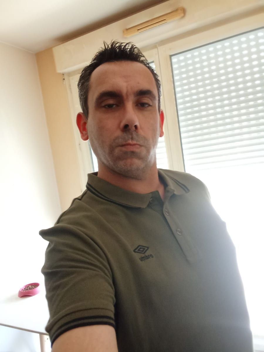Aurelio - Rencontre gay à Corbières Profil de Aurelio, 34 ans, Rencontre gay à Corbières (Fribourg)