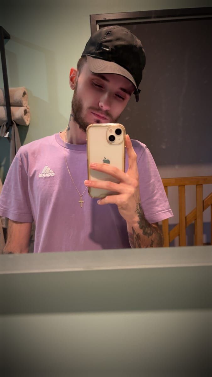 Renas - Rencontre gay à Matran Profil de Renas, 23 ans, Rencontre gay à Matran (Fribourg)